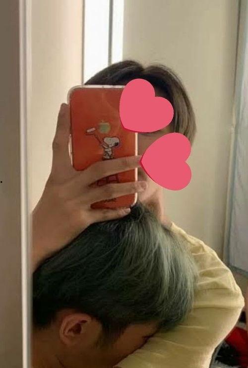 吃瓜探头照片,捕捉瓜果新鲜美味瞬间